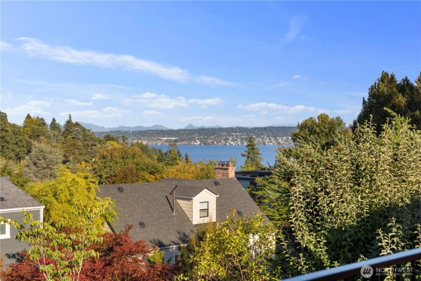 Property photo for 5006 Harold Place Ne, Seattle photo 33