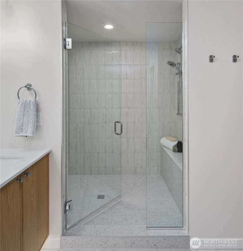Property photo for 5006 Harold Place Ne, Seattle photo 18