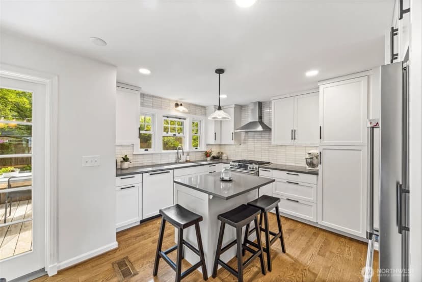 Property photo for 3129 Ne 84th Street, Seattle photo 10