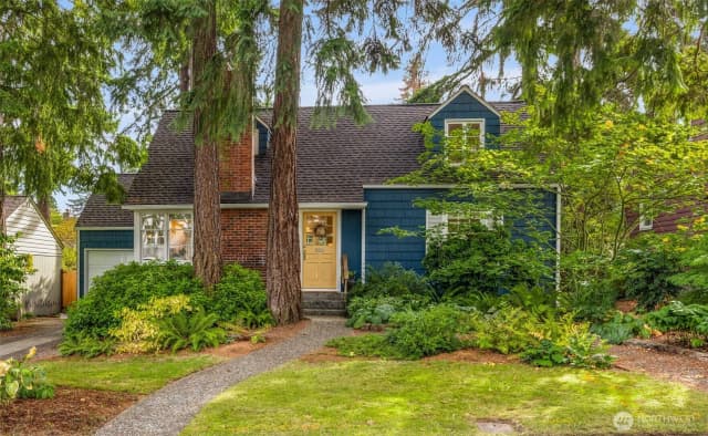 Property photo for 3129 Ne 84th Street, Seattle photo 2
