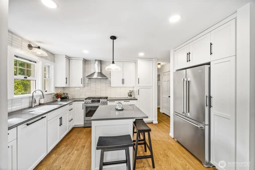 Property photo for 3129 Ne 84th Street, Seattle photo 11