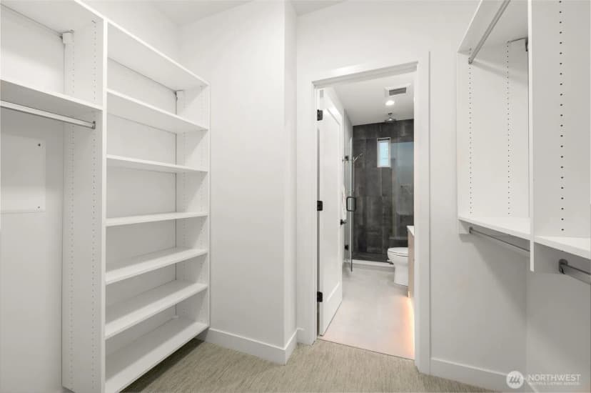 Property photo for 222 C 10th Avenue E, Seattle photo 15