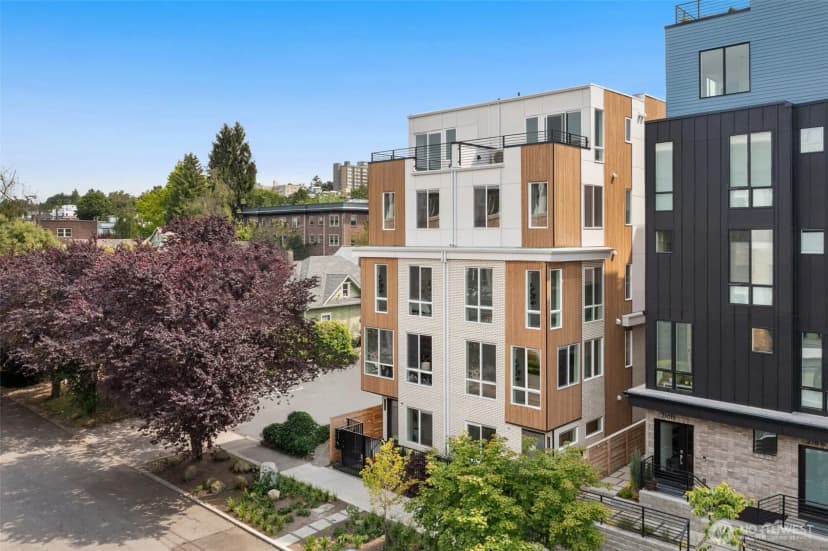 Property photo for 222 C 10th Avenue E, Seattle photo 26