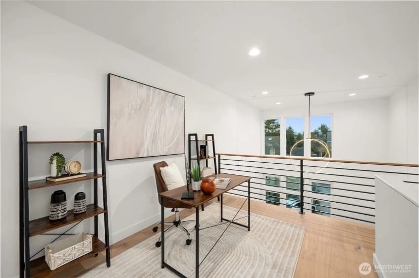 Property photo for 222 C 10th Avenue E, Seattle photo 10