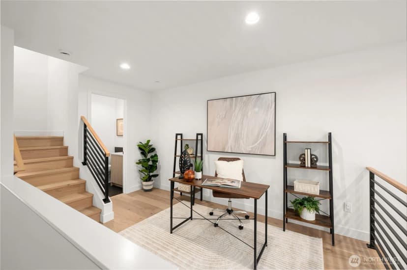 Property photo for 222 C 10th Avenue E, Seattle photo 9