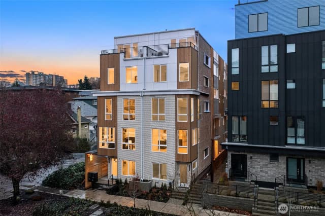Property photo for 222 C 10th Avenue E, Seattle