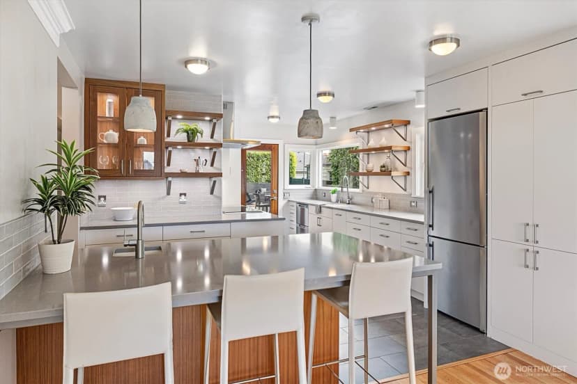 Property photo for 1940 Edgemont Place W, Seattle photo 11