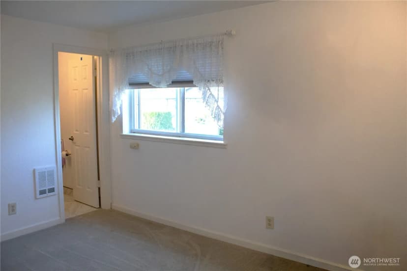 Property photo for 2406 E Kincaid Street, Mount Vernon photo 11
