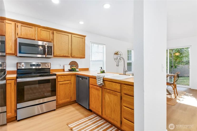 Property photo for 3222 Locust Avenue, Bellingham photo 9