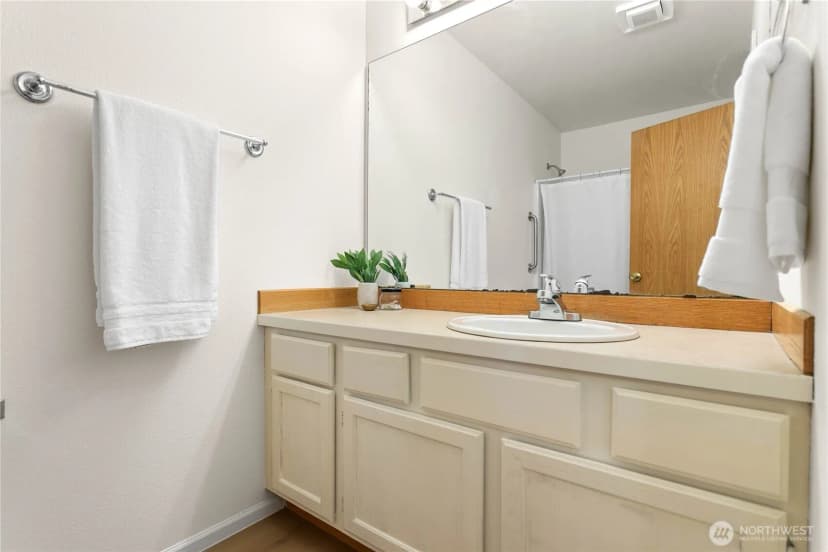 Property photo for 3222 Locust Avenue, Bellingham photo 22