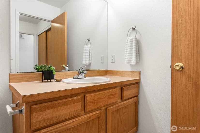 Property photo for 3222 Locust Avenue, Bellingham photo 16