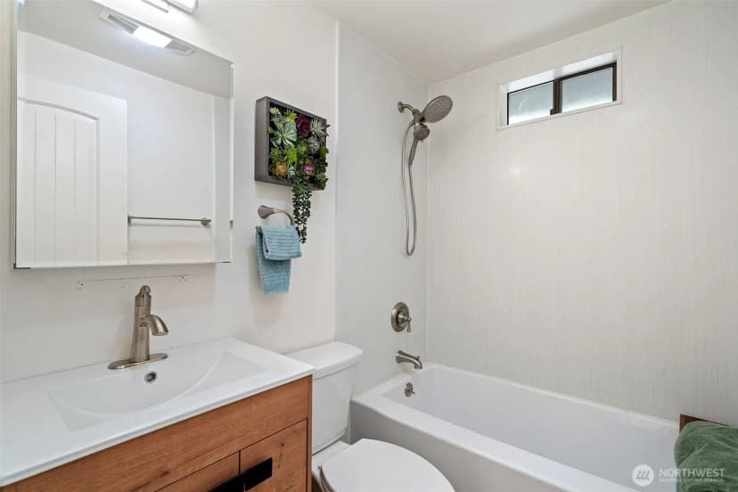 Property photo for 127 W Alder Street, Shelton photo 20
