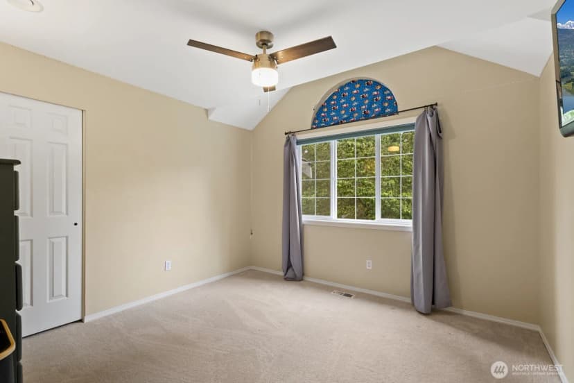 Property photo for 13513 227th Avenue Ne, Woodinville photo 30