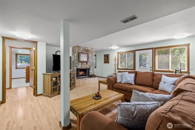 Property photo for 4609 144th Place Se, Bellevue photo 24