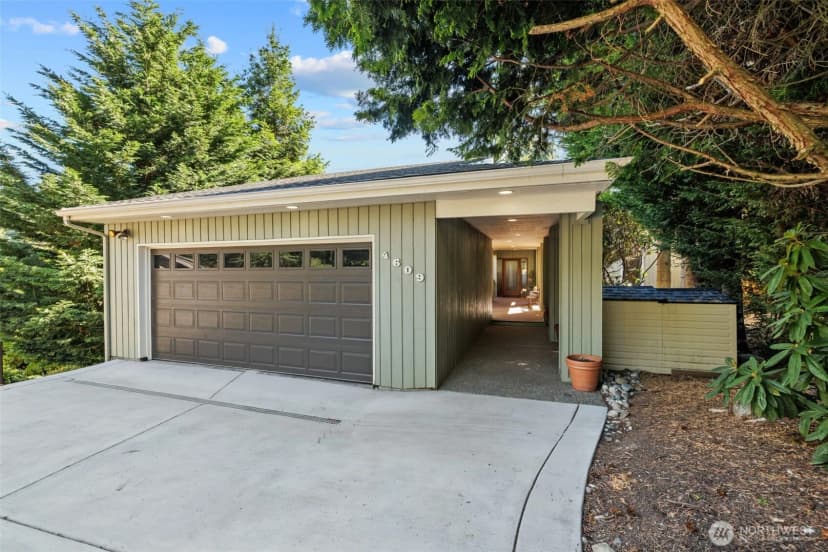 Property photo for 4609 144th Place Se, Bellevue