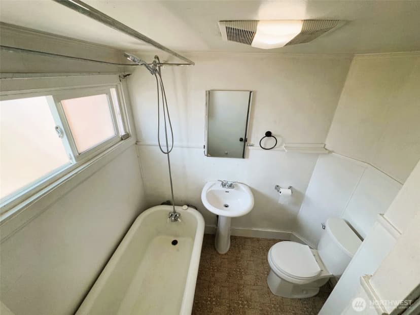Property photo for 814 E 2nd Street, Port Angeles photo 10