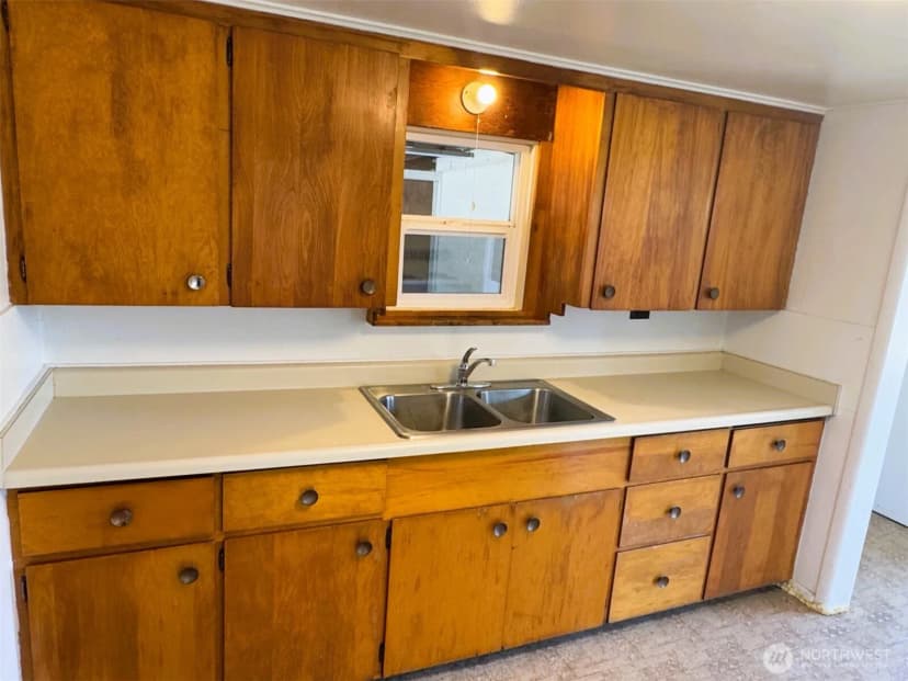 Property photo for 814 E 2nd Street, Port Angeles photo 5