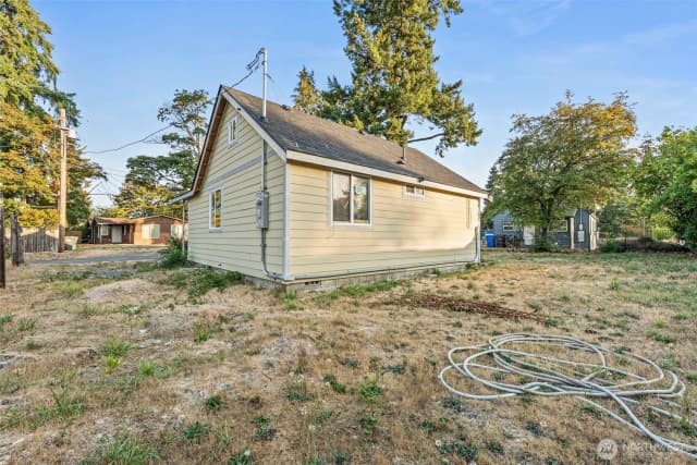 Property photo for 15007 Boat Street Sw, Lakewood photo 3