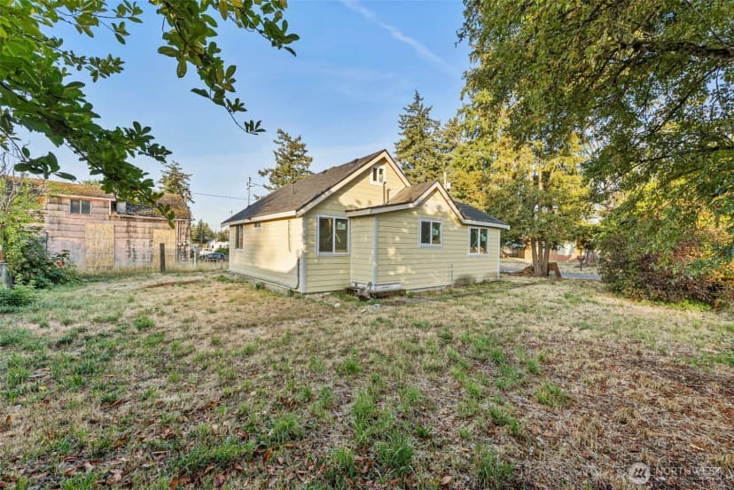 Property photo for 15007 Boat Street Sw, Lakewood photo 5