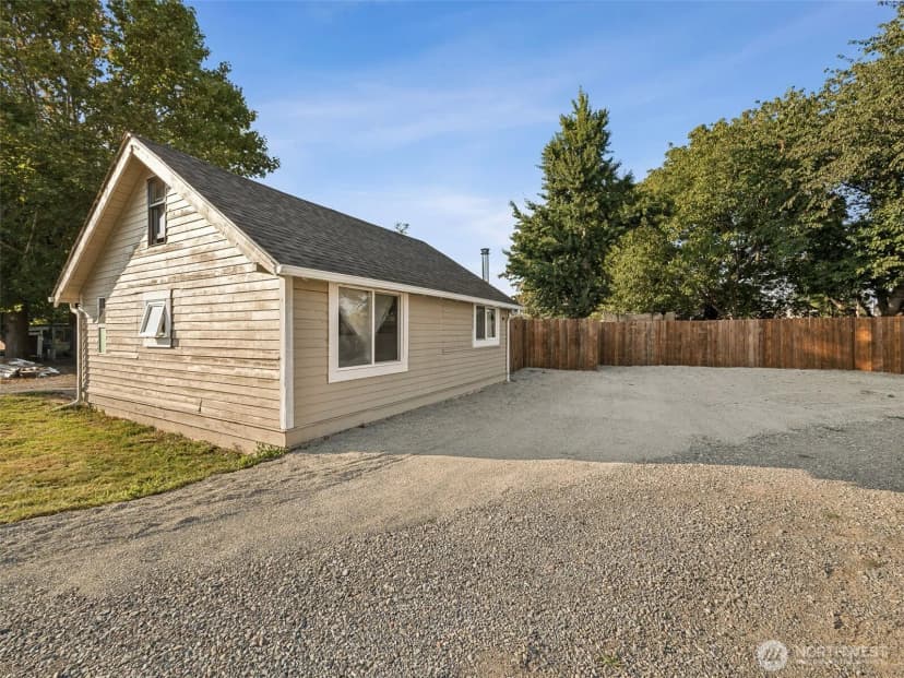 Property photo for 1921 Division Street, Enumclaw photo 18