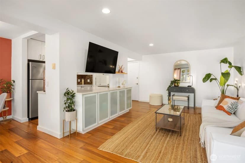 Property photo for 831 126th Place Ne #b103, Bellevue photo 3