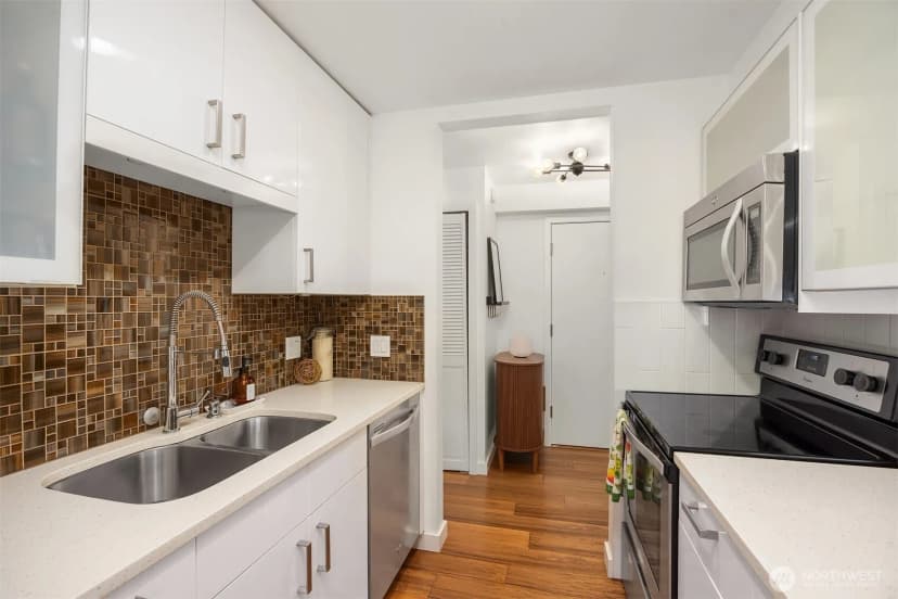 Property photo for 831 126th Place Ne #b103, Bellevue photo 9