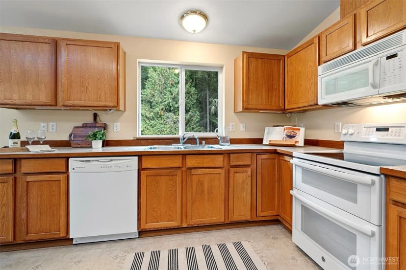 Property photo for 4902 199th Avenue Ct Sw, Longbranch photo 7