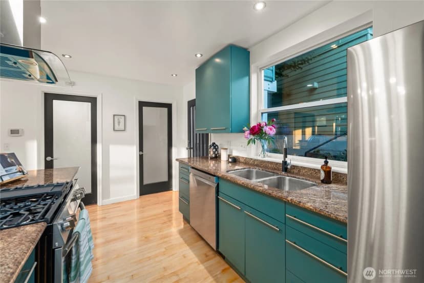 Property photo for 824 30th Avenue, Seattle photo 13