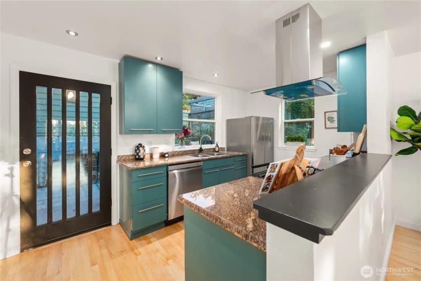Property photo for 824 30th Avenue, Seattle photo 11