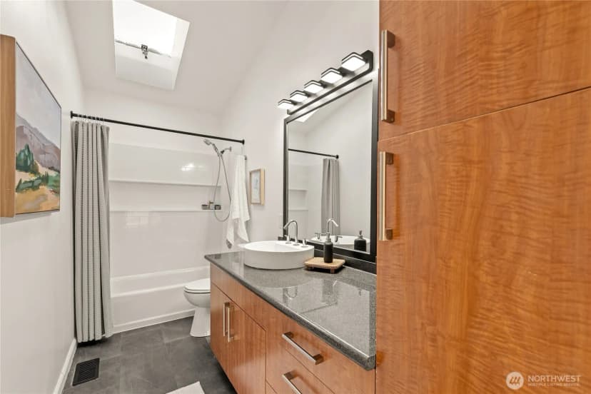 Property photo for 824 30th Avenue, Seattle photo 24