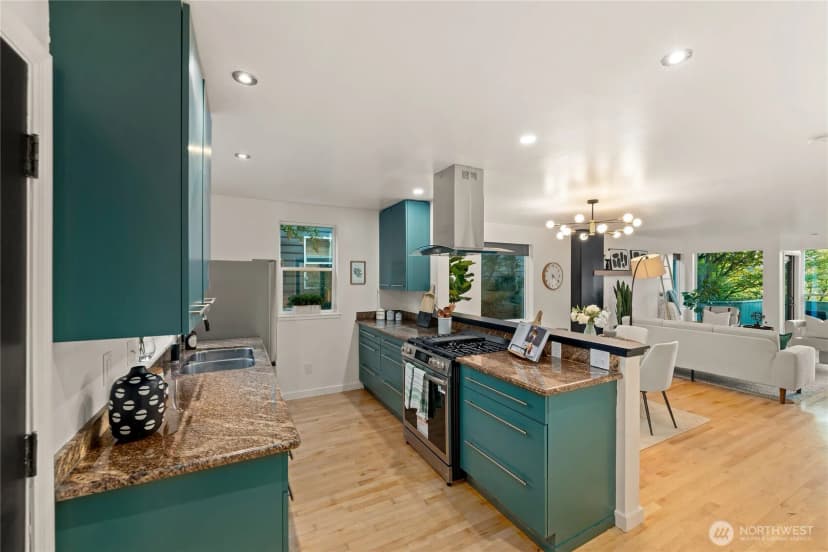 Property photo for 824 30th Avenue, Seattle photo 12