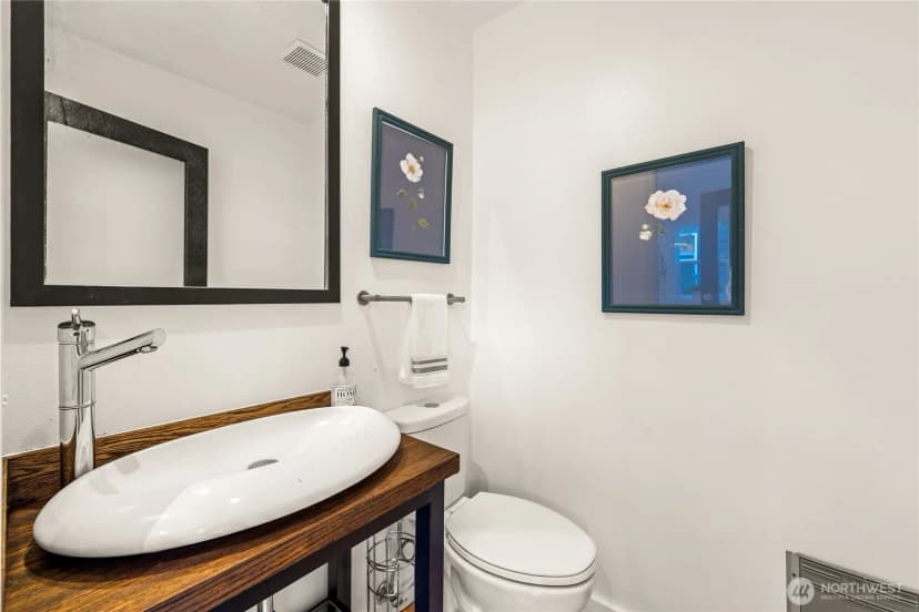 Property photo for 824 30th Avenue, Seattle photo 15