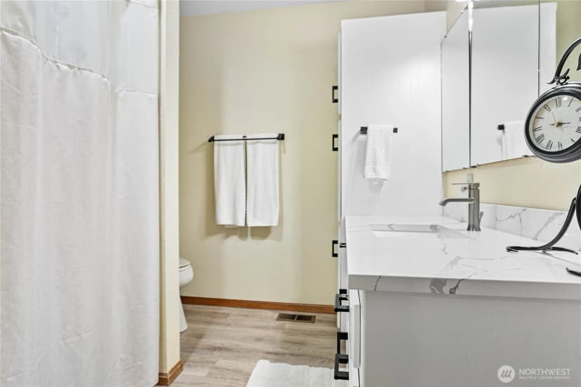Property photo for 1843 Main Street #b2, Lynden photo 24