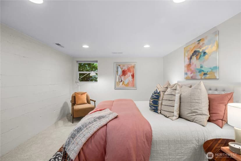 Property photo for 3031 34th Avenue W, Seattle photo 15
