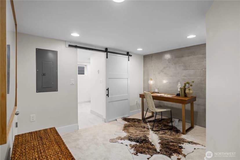 Property photo for 3031 34th Avenue W, Seattle photo 14