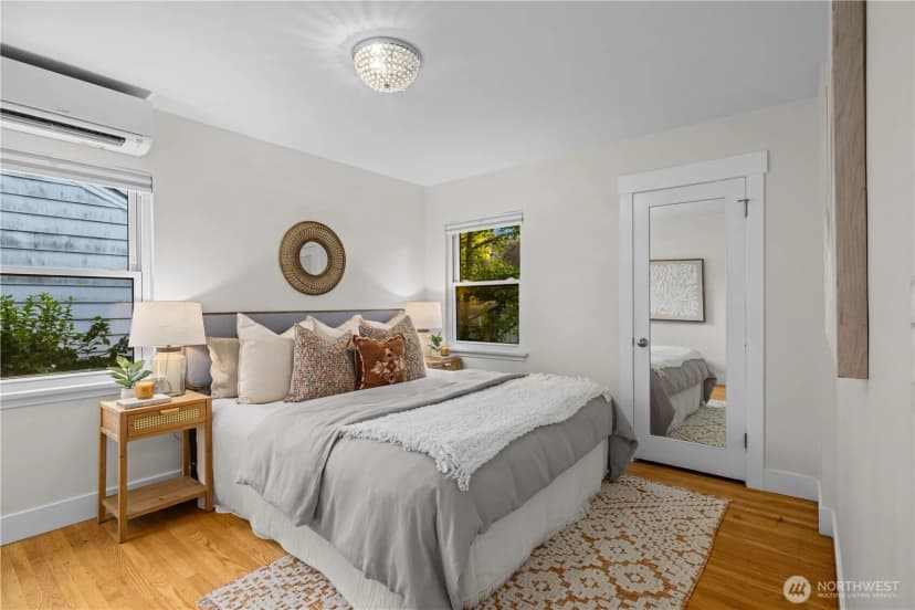 Property photo for 3031 34th Avenue W, Seattle photo 11