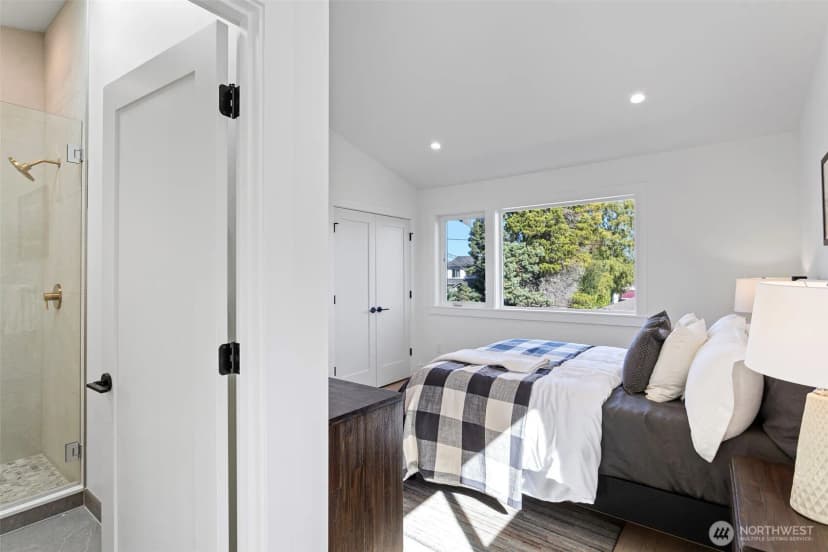 Property photo for 8005 25th Avenue Ne, Seattle photo 19