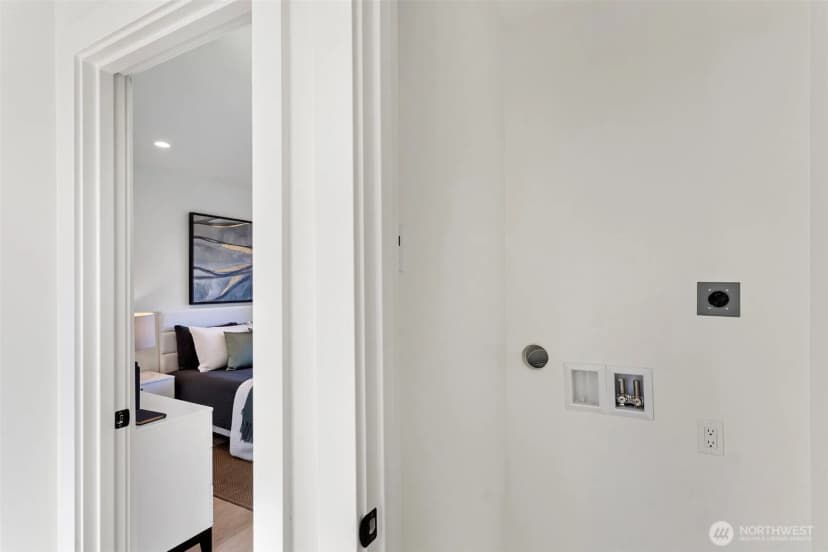 Property photo for 8005 25th Avenue Ne, Seattle photo 13