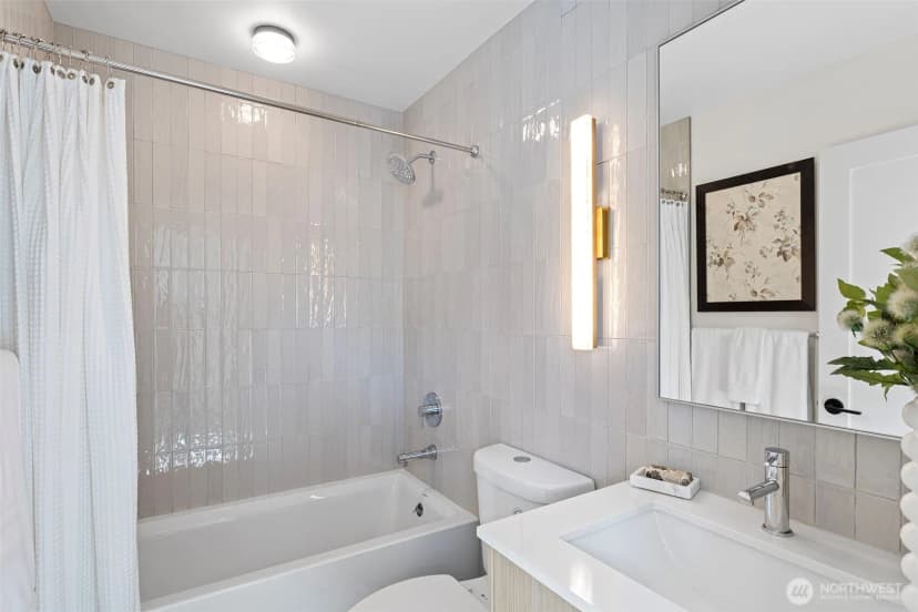 Property photo for 8005 25th Avenue Ne, Seattle photo 18
