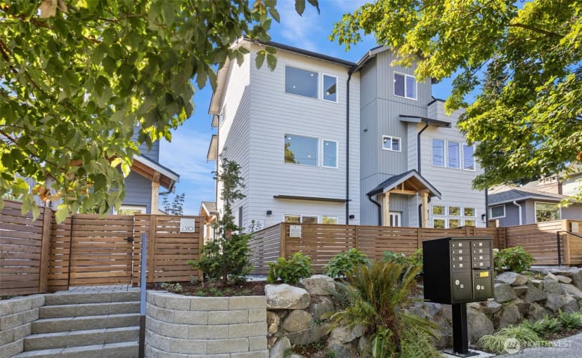 Property photo for 8005 25th Avenue Ne, Seattle photo 23