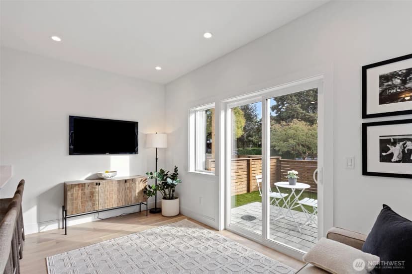 Property photo for 8005 25th Avenue Ne, Seattle photo 10