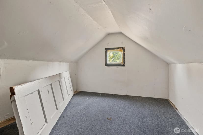 Property photo for 10217 12th Avenue Ne, Seattle photo 11