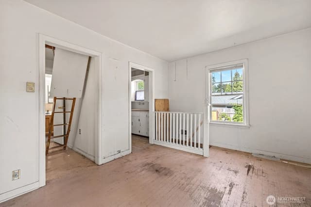 Property photo for 10217 12th Avenue Ne, Seattle photo 5