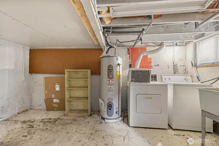 Property photo for 10217 12th Avenue Ne, Seattle photo 13