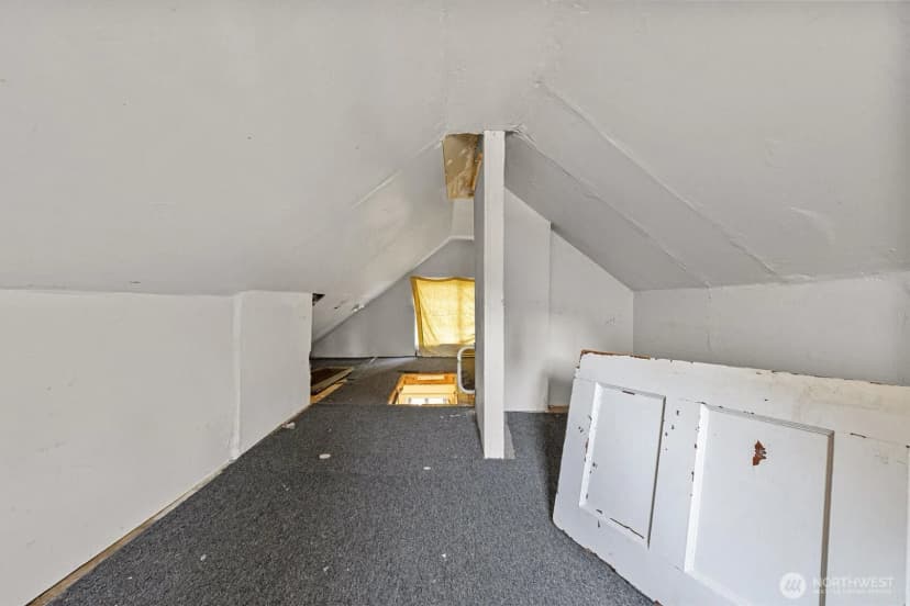 Property photo for 10217 12th Avenue Ne, Seattle photo 12