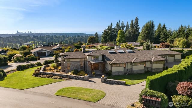 Property photo for 1905 91st Place Ne, Clyde Hill