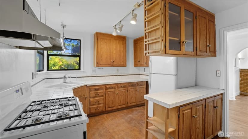 Property photo for 4115 50th Avenue S, Seattle photo 11