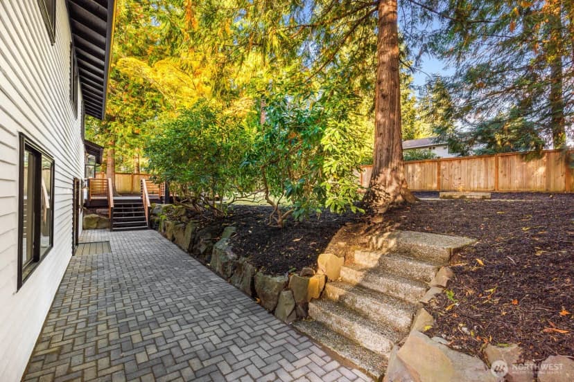 Property photo for 3218 218th Avenue Se, Sammamish photo 35