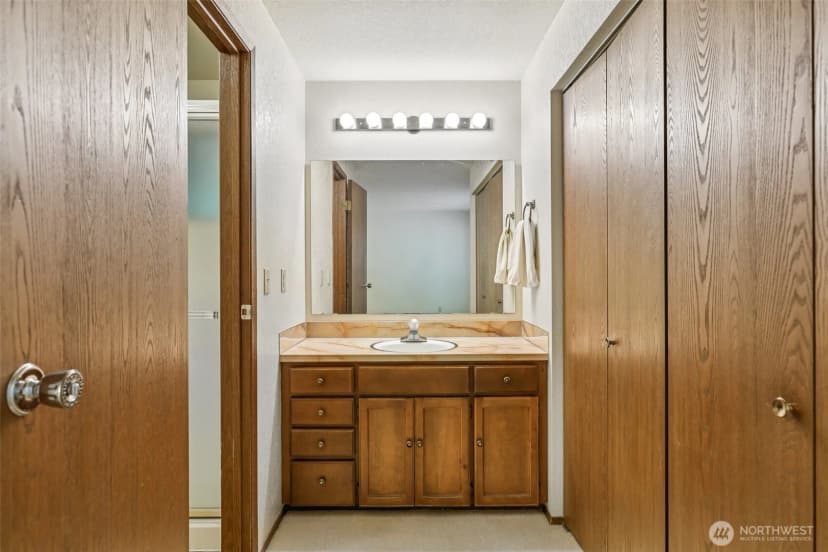 Property photo for 25529 Se 159th Street, Issaquah photo 21