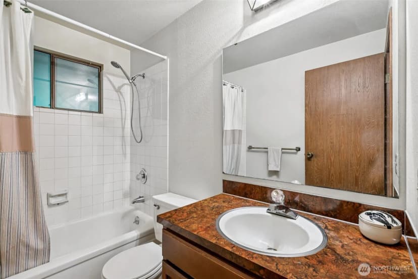 Property photo for 25529 Se 159th Street, Issaquah photo 18